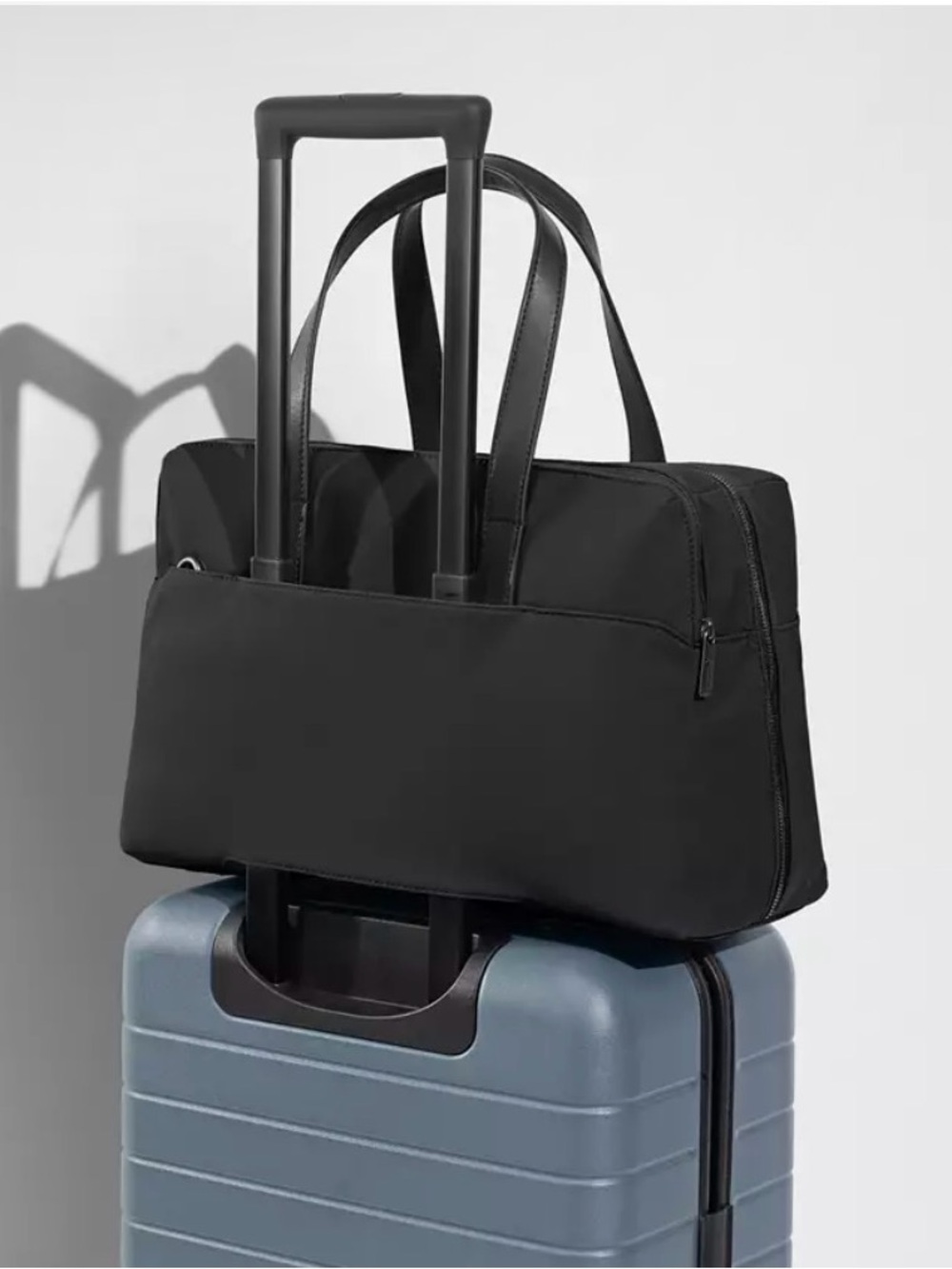 Away Everywhere Bag in black (worn Once)